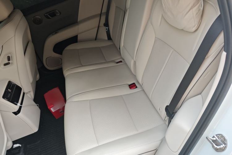 Used Li Auto i6 2025 Model Two-Wheel-Drive Standard Type Interior 4