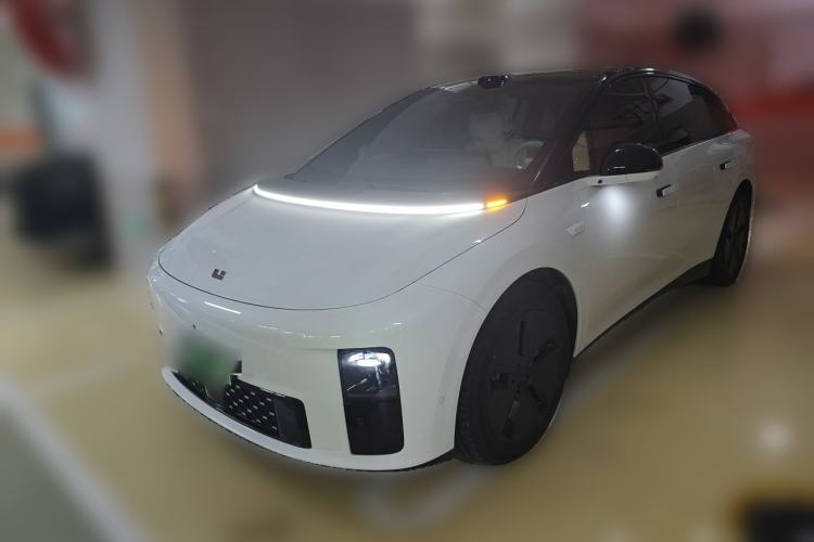 Li Auto i6 2025 Model Two-Wheel-Drive Standard Type