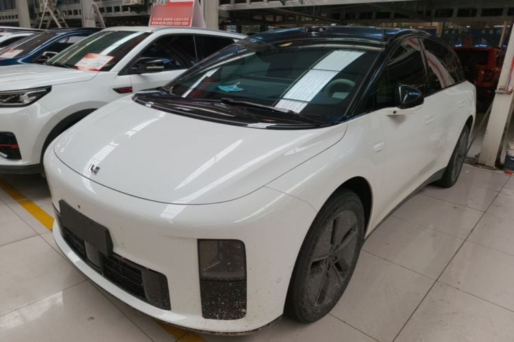 Li Auto i6 2025 Model Two-Wheel-Drive Standard Type