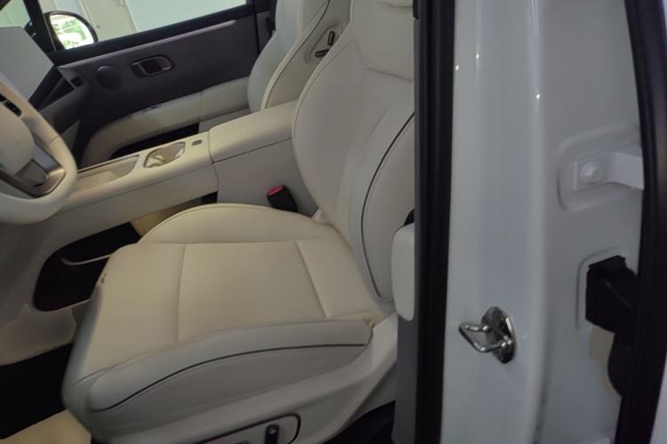 Used Li Auto i6 2025 Model Two-Wheel-Drive Standard Type Left Front Seat