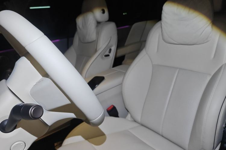 Used Li Auto i6 2025 Model Two-Wheel-Drive Standard Type Left Front Seat