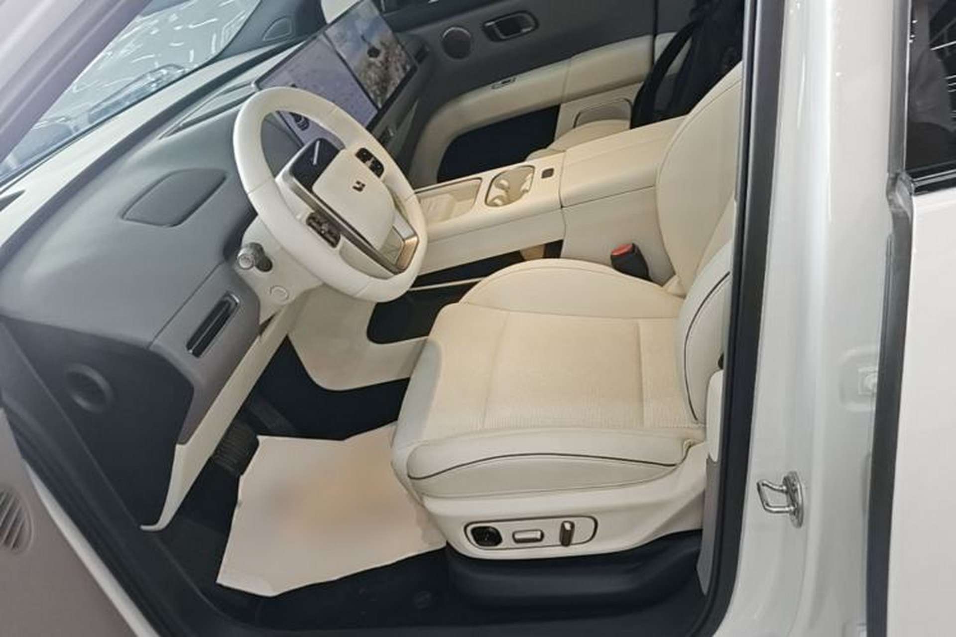 Used Li Auto i6 2025 Model Two-Wheel-Drive Standard Type Left Front Seat