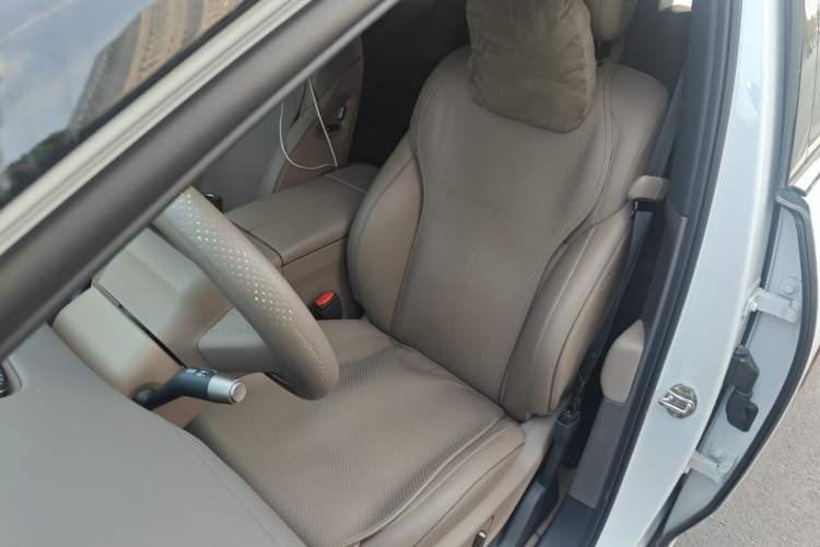 Used Li Auto i6 2025 Model Two-Wheel-Drive Standard Type Left Front Seat