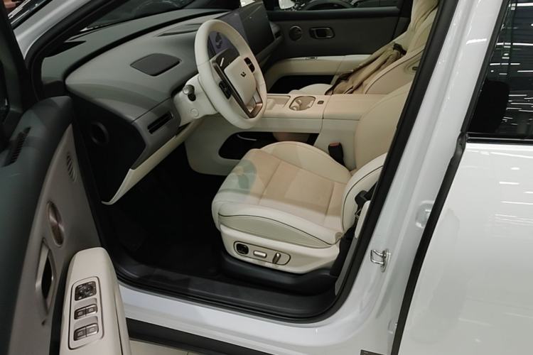 Used Li Auto i6 2025 Model Four-Wheel-Drive Standard Type Left Front Seat