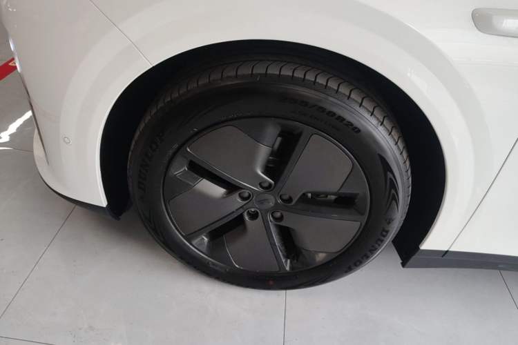 Used Li Auto i6 2025 Model Two-Wheel-Drive Standard Type Left Front Wheel Hub