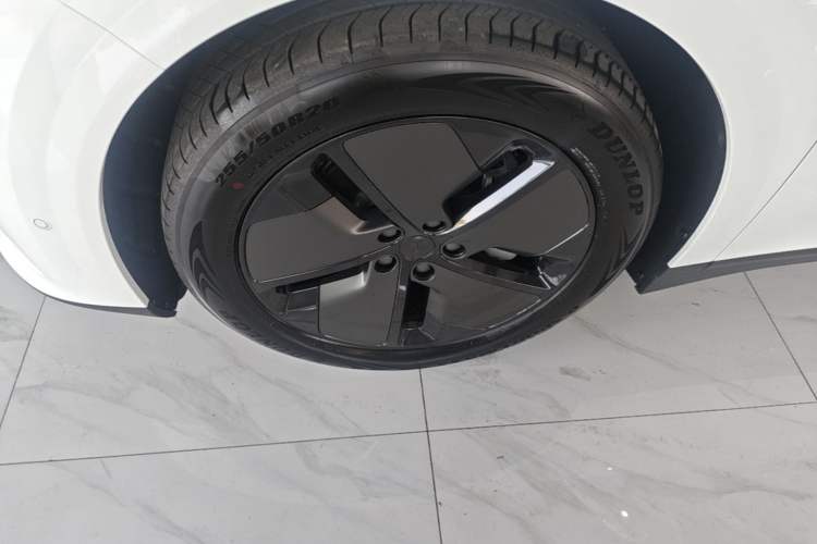 Used Li Auto i6 2025 Model Two-Wheel-Drive Standard Type Left Front Wheel Hub