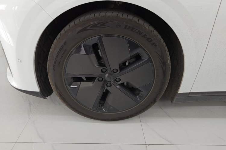 Used Li Auto i6 2025 Model Two-Wheel-Drive Standard Type Left Front Wheel Hub