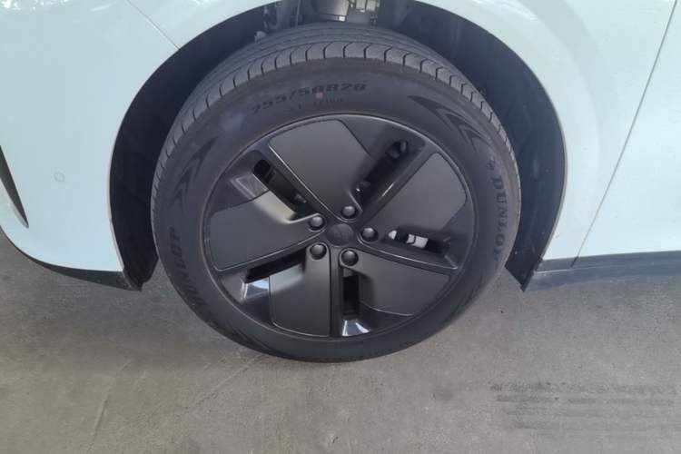 Used Li Auto i6 2025 Model Two-Wheel-Drive Standard Type Left Front Wheel Hub