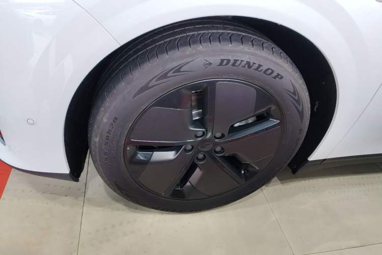 Used Li Auto i6 2025 Model Two-Wheel-Drive Standard Type Left Front Wheel Hub