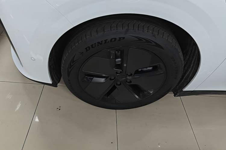 Used Li Auto i6 2025 Model Two-Wheel-Drive Standard Type Left Front Wheel Hub