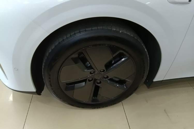 Used Li Auto i6 2025 Model Two-Wheel-Drive Standard Type Left Front Wheel Hub