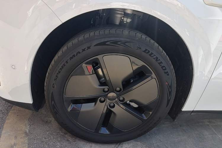 Used Li Auto i6 2025 Model Two-Wheel-Drive Standard Type Left Front Wheel Hub