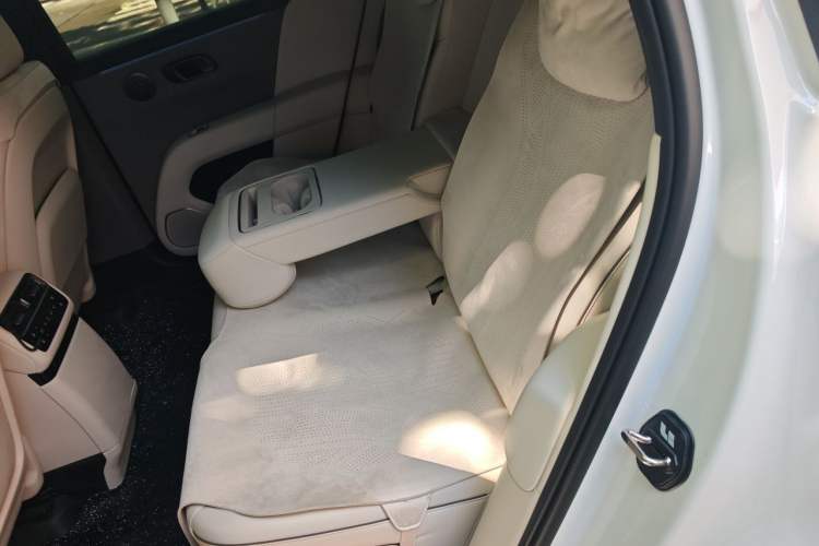Used Li Auto i6 2025 Model Four-Wheel-Drive Standard Type Left Rear Seat
