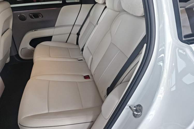 Used Li Auto i6 2025 Model Two-Wheel-Drive Standard Type Left Rear Seat