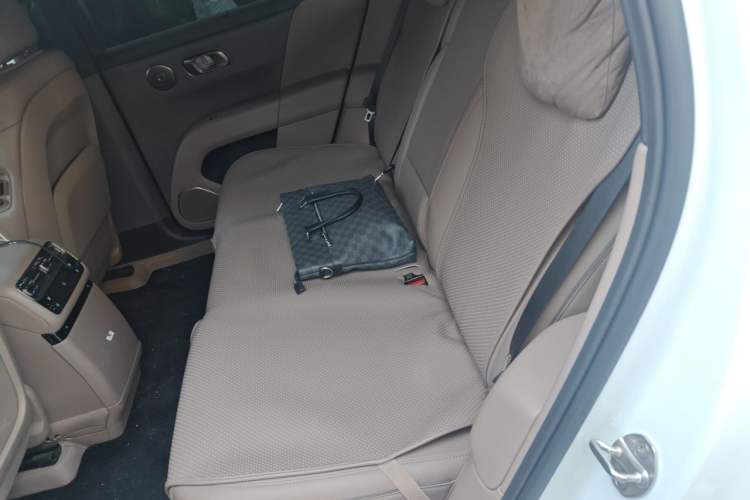 Used Li Auto i6 2025 Model Two-Wheel-Drive Standard Type Left Rear Seat