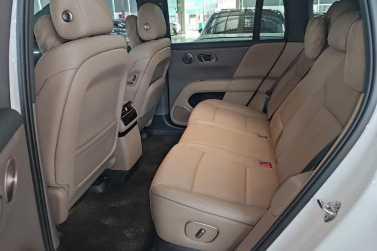 Used Li Auto i6 2025 Model Four-Wheel-Drive Standard Type Left Rear Seat