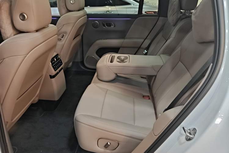 Used Li Auto i6 2025 Model Four-Wheel-Drive Standard Type Left Rear Seat
