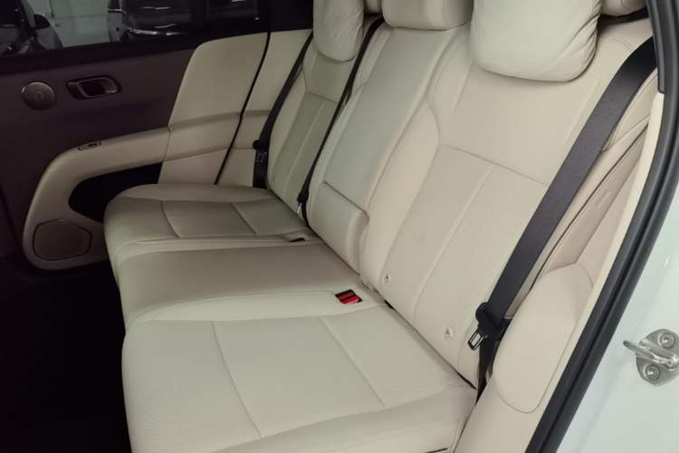 Used Li Auto i6 2025 Model Two-Wheel-Drive Standard Type Left Rear Seat