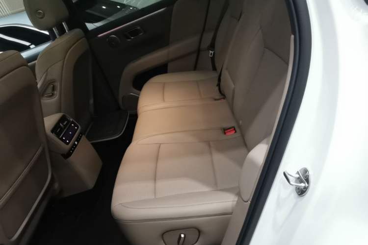 Used Li Auto i6 2025 Model Two-Wheel-Drive Standard Type Left Rear Seat