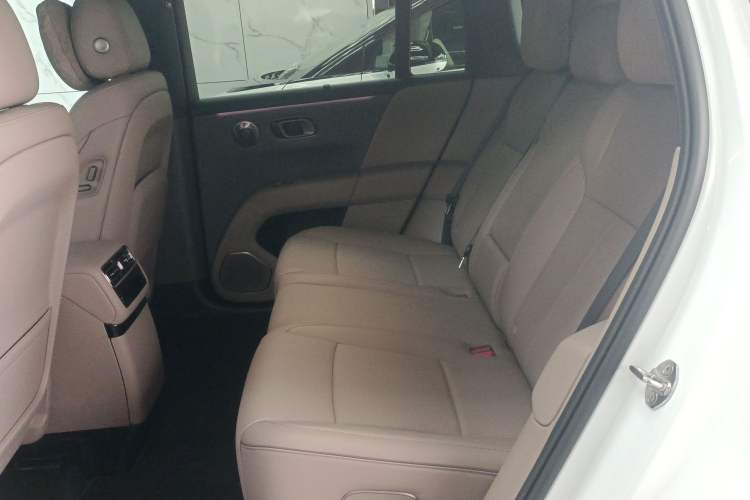 Used Li Auto i6 2025 Model Two-Wheel-Drive Standard Type Left Rear Seat