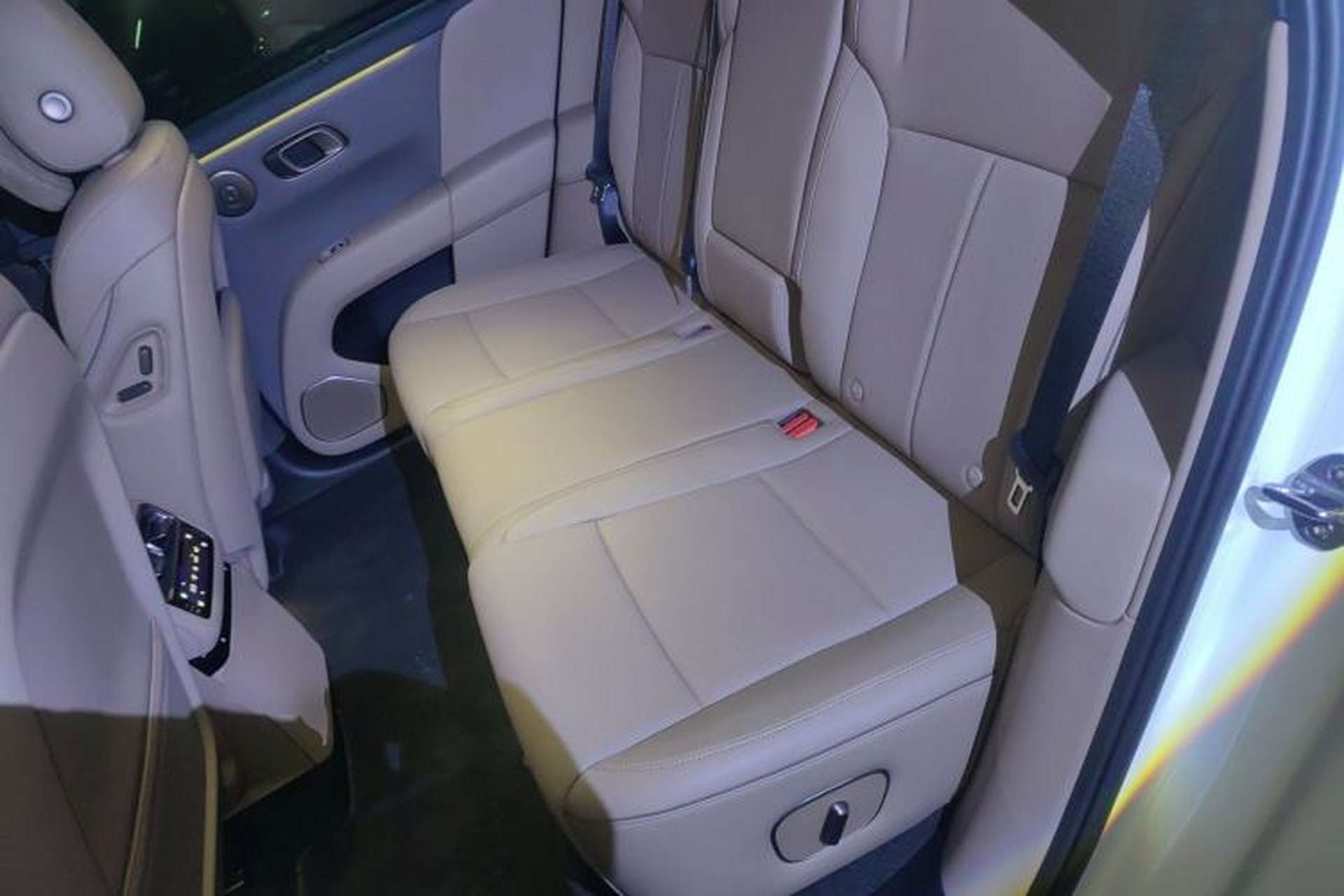 Used Li Auto i6 2025 Model Four-Wheel-Drive Standard Type Left Rear Seat