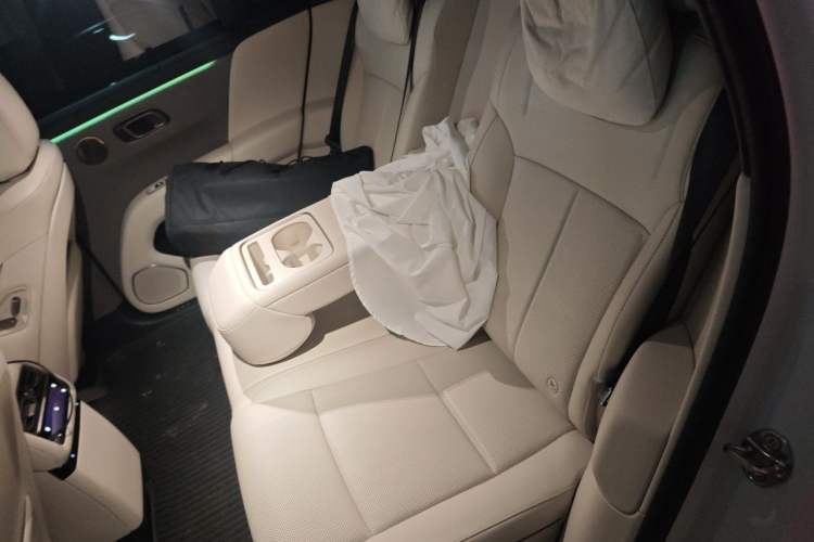 Used Li Auto i6 2025 Model Four-Wheel-Drive Standard Type Left Rear Seat