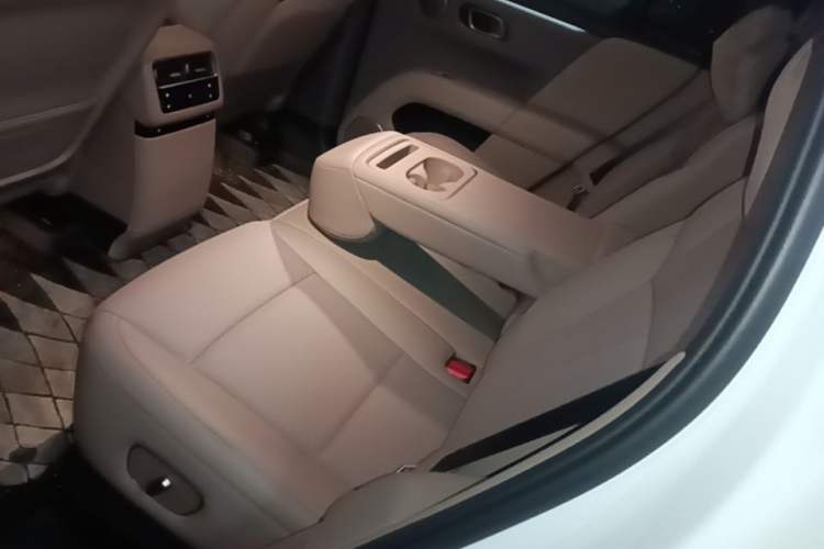 Used Li Auto i6 2025 Model Two-Wheel-Drive Standard Type Left Rear Seat