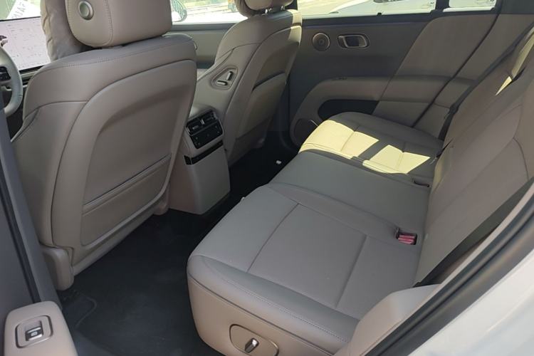 Used Li Auto i6 2025 Model Two-Wheel-Drive Standard Type Left Rear Seat
