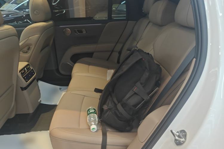 Used Li Auto i6 2025 Model Four-Wheel-Drive Standard Type Left Rear Seat
