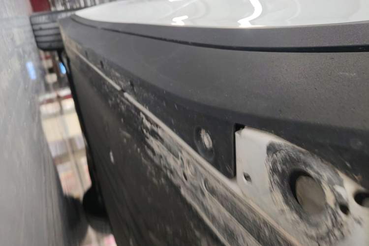 Used Li Auto i6 2025 Model Two-Wheel-Drive Standard Type Left Side Sill