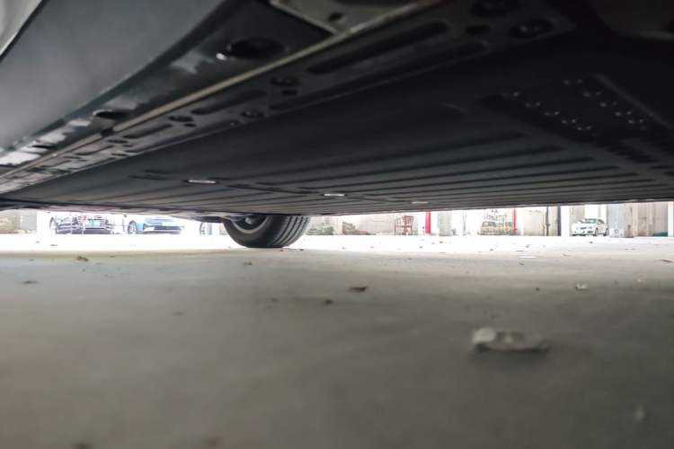 Used Li Auto i6 2025 Model Two-Wheel-Drive Standard Type Left Side Sill