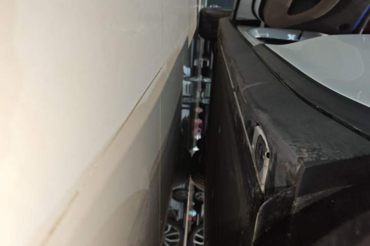 Used Li Auto i6 2025 Model Two-Wheel-Drive Standard Type Left Side Sill