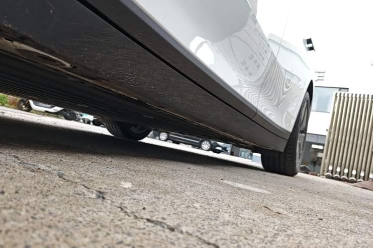 Used Li Auto i6 2025 Model Two-Wheel-Drive Standard Type Left Side Sill