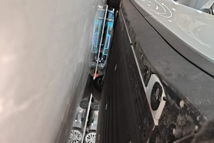 Used Li Auto i6 2025 Model Four-Wheel-Drive Standard Type Left Side Sill