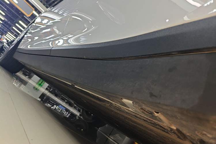 Used Li Auto i6 2025 Model Four-Wheel-Drive Standard Type Left Side Sill