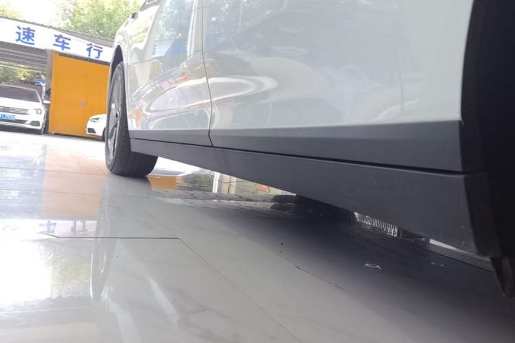 Used Li Auto i6 2025 Model Two-Wheel-Drive Standard Type Left Side Sill
