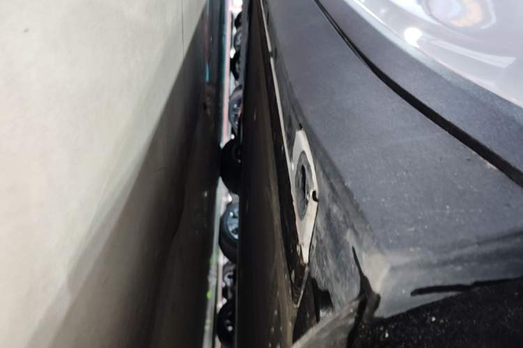 Used Li Auto i6 2025 Model Two-Wheel-Drive Standard Type Left Side Sill