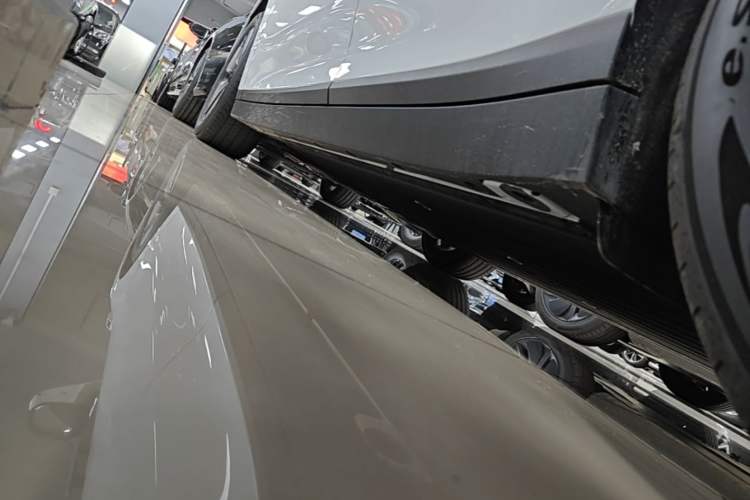 Used Li Auto i6 2025 Model Two-Wheel-Drive Standard Type Left Side Sill