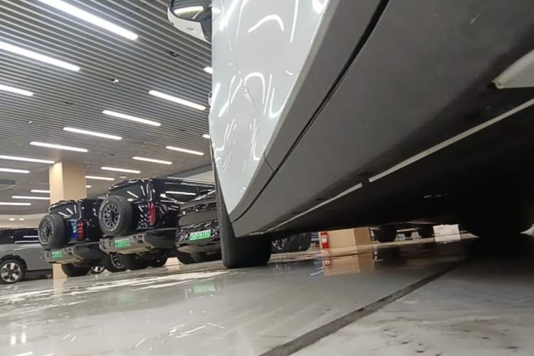 Used Li Auto i6 2025 Model Two-Wheel-Drive Standard Type Left Side Sill
