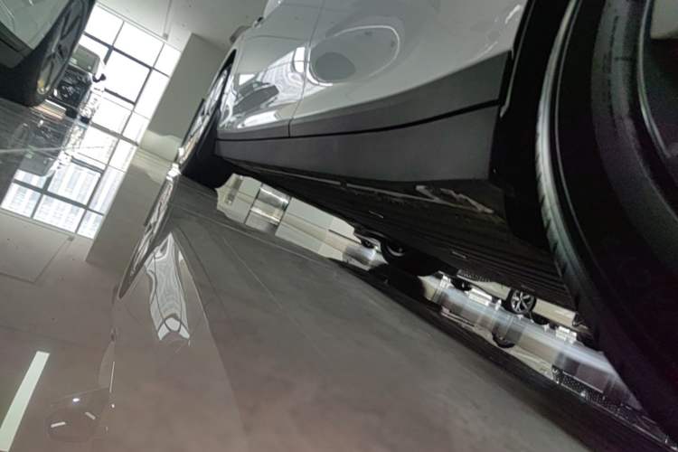 Used Li Auto i6 2025 Model Four-Wheel-Drive Standard Type Left Side Sill
