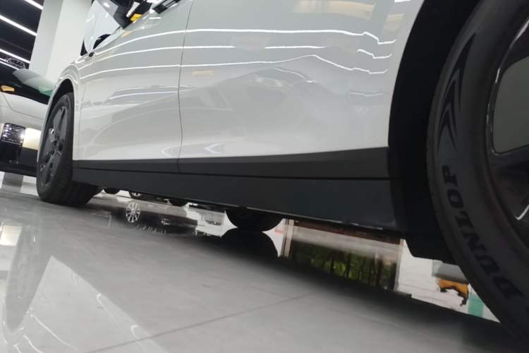 Used Li Auto i6 2025 Model Two-Wheel-Drive Standard Type Left Side Sill