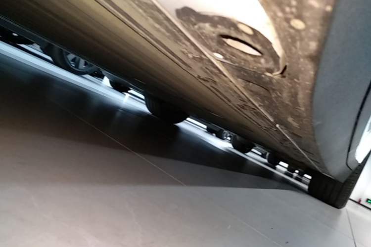 Used Li Auto i6 2025 Model Four-Wheel-Drive Standard Type Left Side Sill