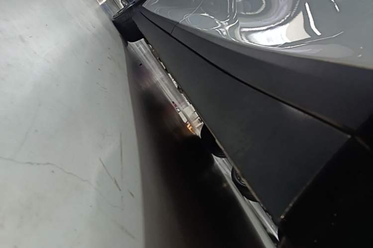 Used Li Auto i6 2025 Model Two-Wheel-Drive Standard Type Left Side Sill