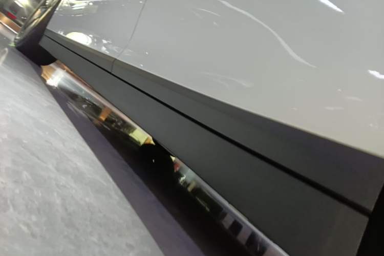 Used Li Auto i6 2025 Model Two-Wheel-Drive Standard Type Left Side Sill