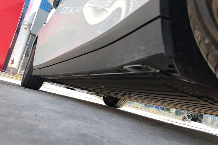 Used Li Auto i6 2025 Model Two-Wheel-Drive Standard Type Left Side Sill