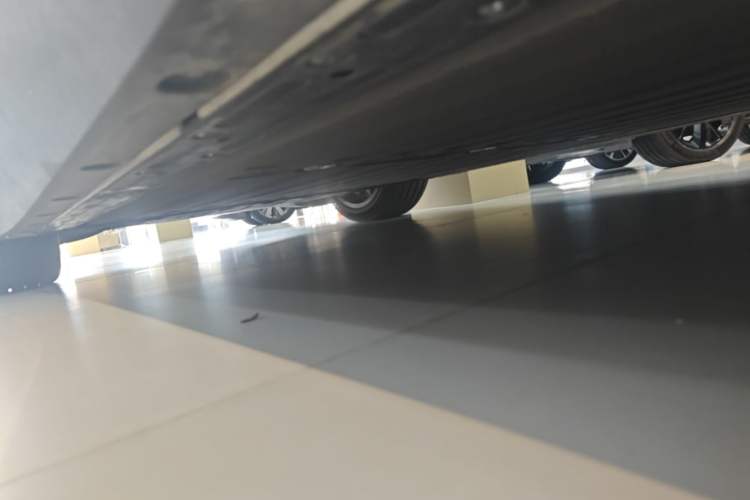 Used Li Auto i6 2025 Model Four-Wheel-Drive Standard Type Left Side Sill