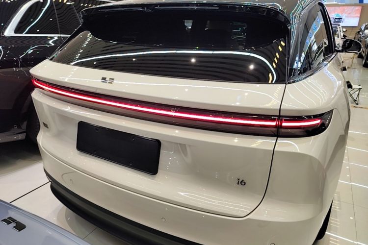 Used Li Auto i6 2025 Model Two-Wheel-Drive Standard Type Rear