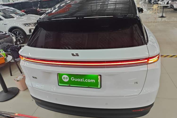 Used Li Auto i6 2025 Model Four-Wheel-Drive Standard Type Rear