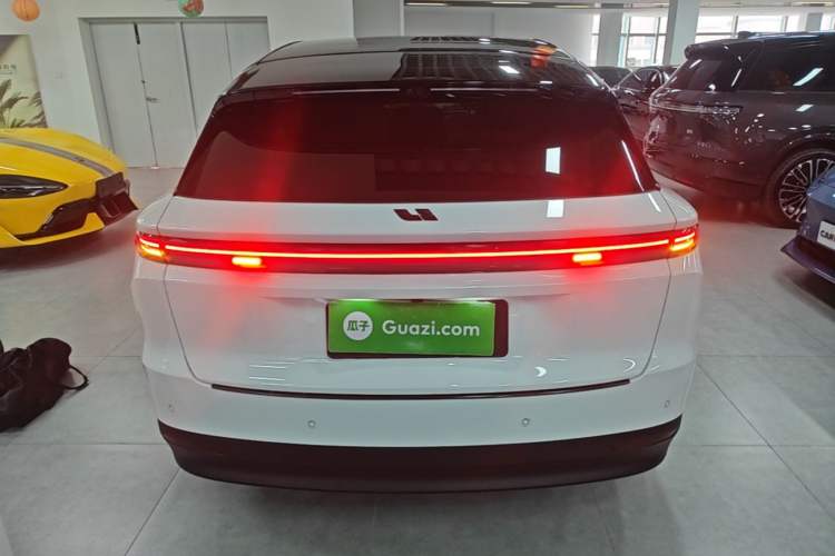 Used Li Auto i6 2025 Model Four-Wheel-Drive Standard Type Rear