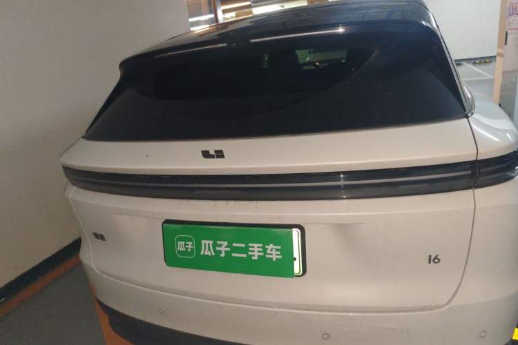 Used Li Auto i6 2025 Model Four-Wheel-Drive Standard Type Rear